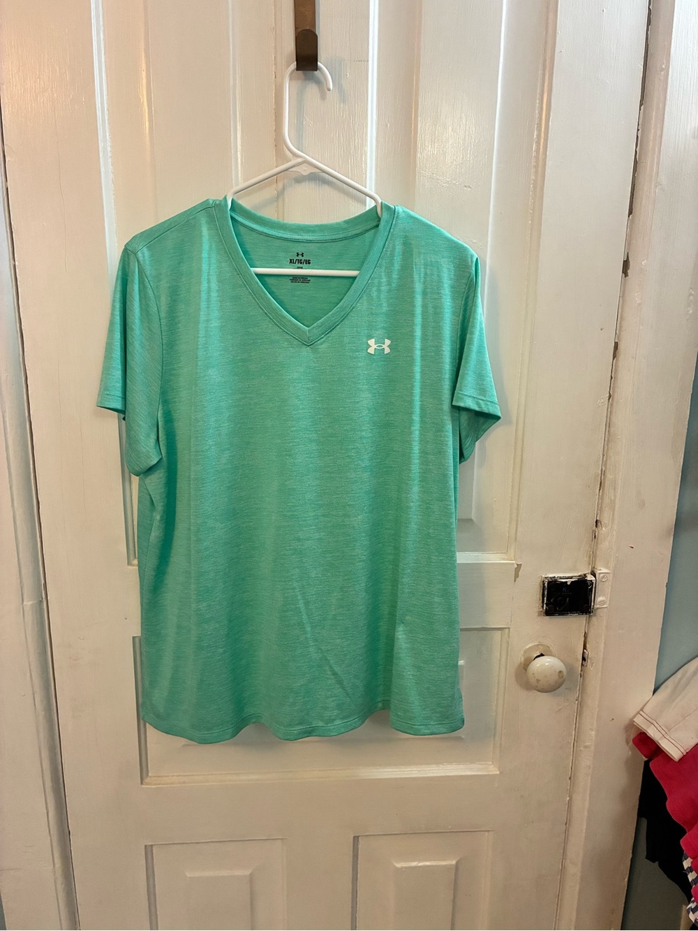 Under Armour Men's V-Neck Performance Tee in Mint